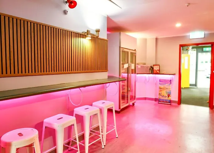 Hostel Downtown Backpackers *