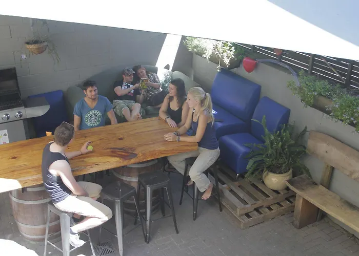 Downtown Backpackers Hostel *